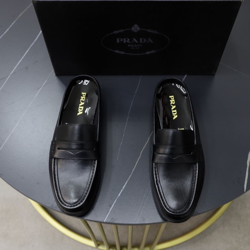 Pra*a leather shoes